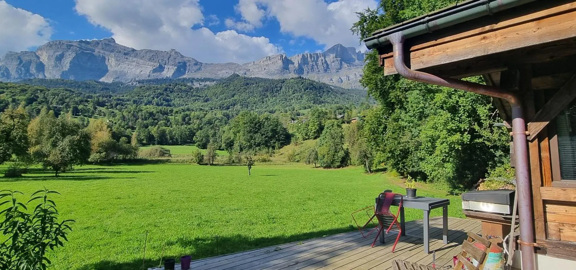 סרווז Cabane Dans La Vallee De Chamonix