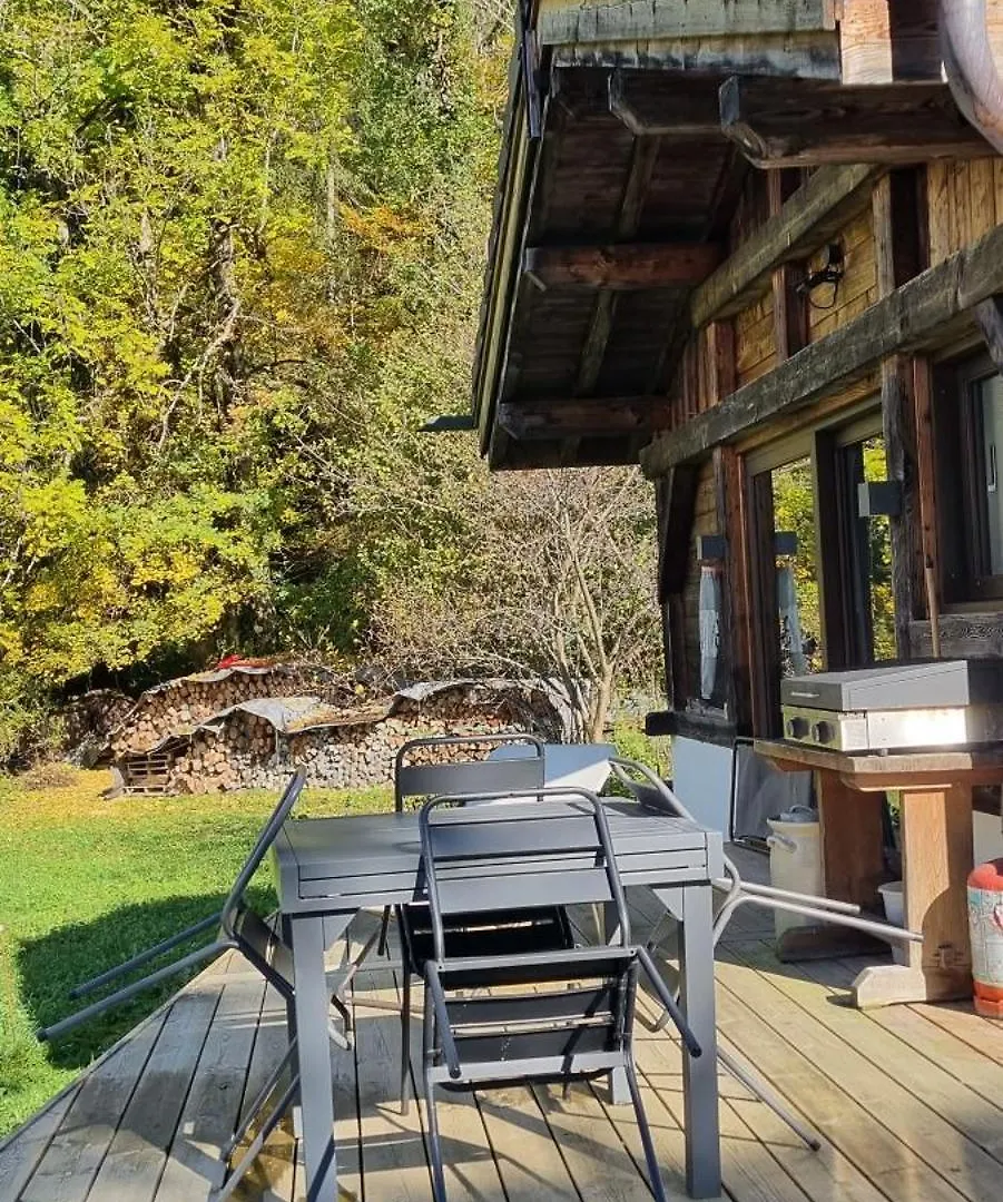 סרווז Cabane Dans La Vallee De Chamonix