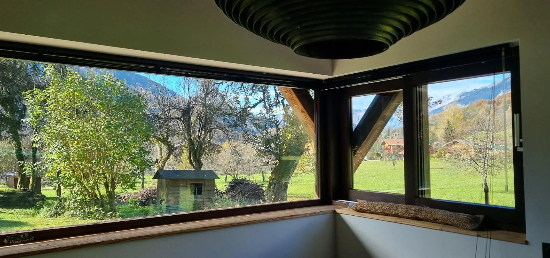 סרווז Cabane Dans La Vallee De Chamonix בקתה